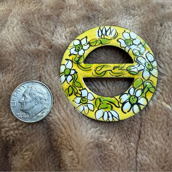Vintage MCM Enamel on Copper Handpainted Flower Power Pin artist signed KS - Picture 3 of 5